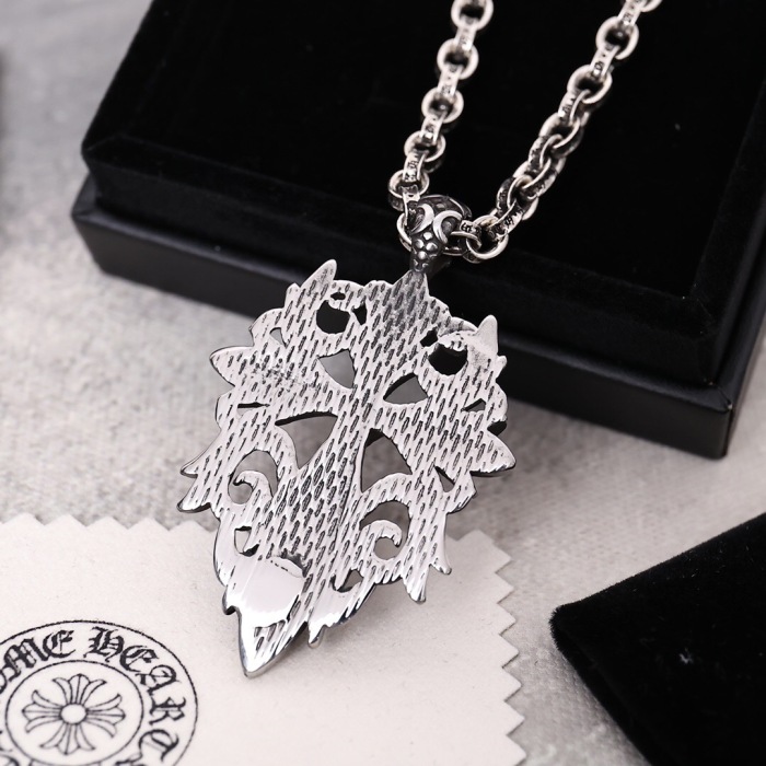 Brenndasneakers Necklace C*hrome H*earts