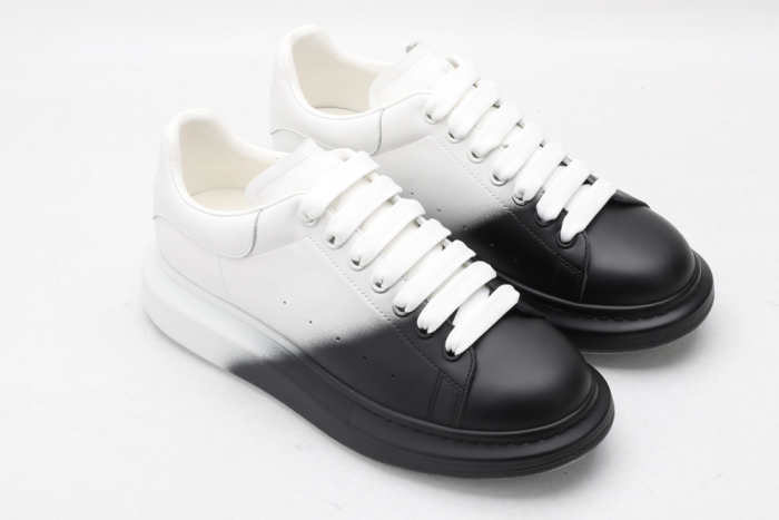 Brenndasneakers A*exander M*queen Sneaker