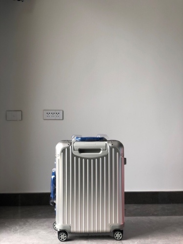 R*imowa Luggage 21 inch (Brenndasneakers)