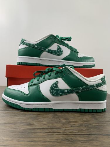 from Brenndasneakers Nike sb dunk low NK Dunk Low ESS Green Parsley
