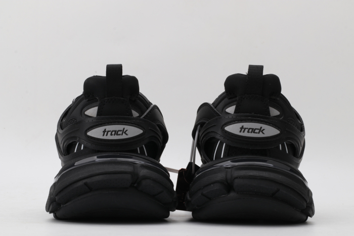 Brenndasneakers B*lenciaga
