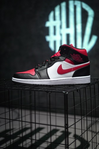 Nike Air Jordan 1 High AJ1 ( Brenndasneakers)
