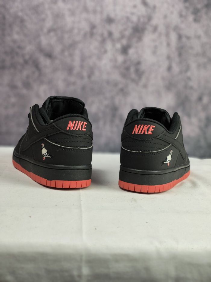 from Brenndasneakers Nike SB DUNK LOW men women sneaker