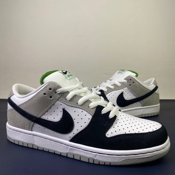 from Brenndasneakers Nike SB Dunk Low BQ6817 011