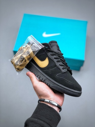 Nike SB Dunk Low (New Arrivals)