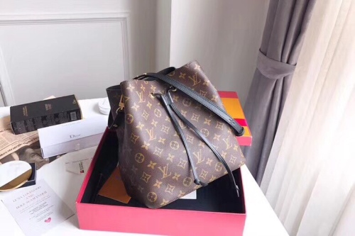 Brenndasneakers L*ouis V*uitton Bag Top Quality 26*22*27cm