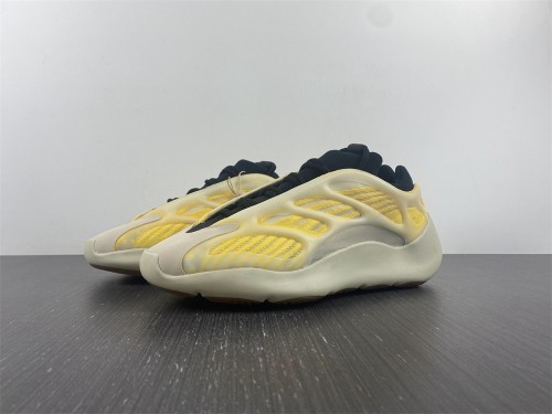 Brenndasneakers Brenndasneakers Yeezy Boost 700 V3 HP5425