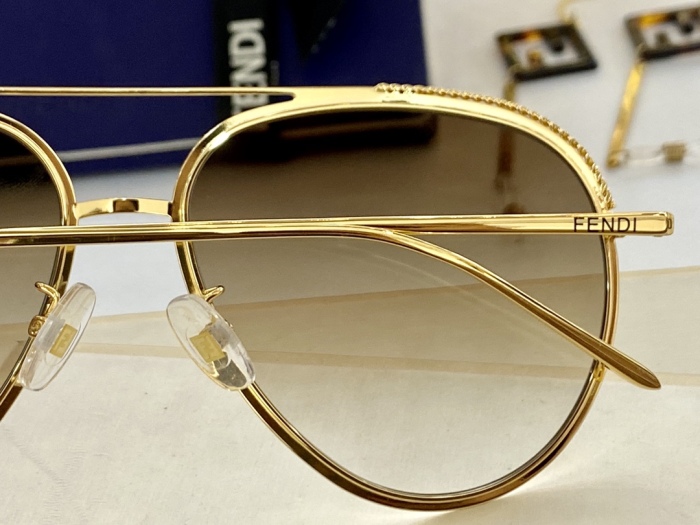 Brenndasneakers F*endi Glasses Top