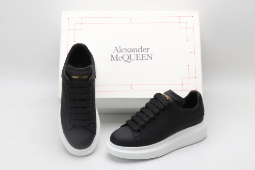 Brenndasneakers A*exander M*queen Sneaker