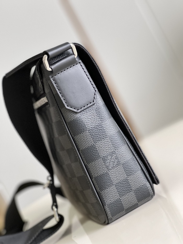 Brenndasneakers L*ouis V*uitton Bag Top Quality 26*20*7CM