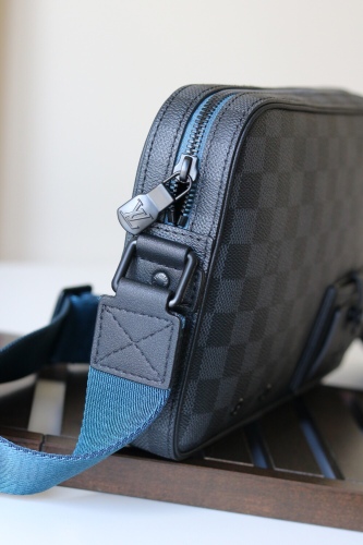 Brenndasneakers L*ouis V*uitton Top Bag 26x17x5CM