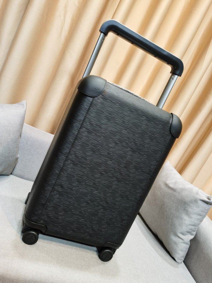 L*ouis V*uitton Luggage (Brenndasneakers)