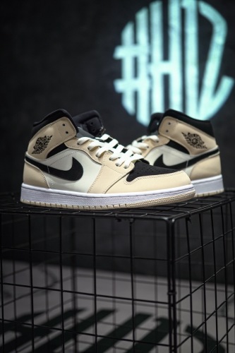 Nike Air Jordan 1 High AJ1 ( Brenndasneakers)