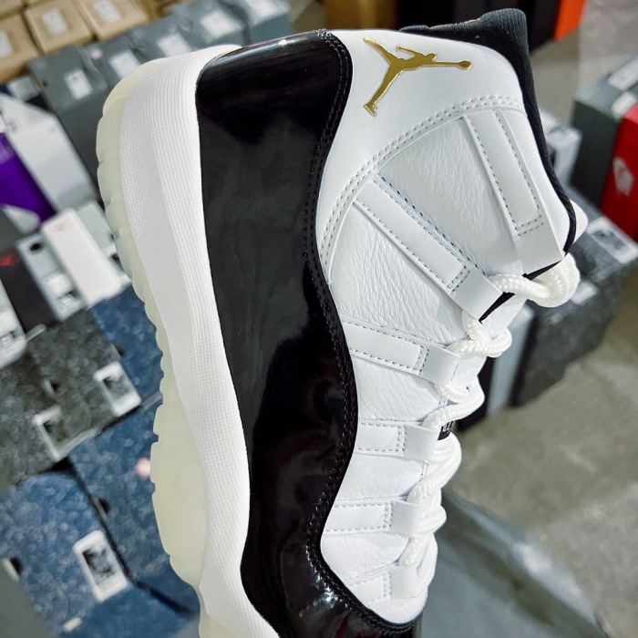 NIKE Air Jordan 11