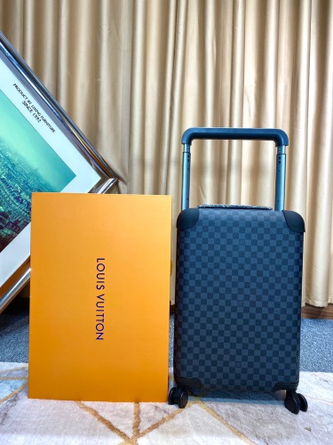 L*ouis V*uitton Luggage (Brenndasneakers)