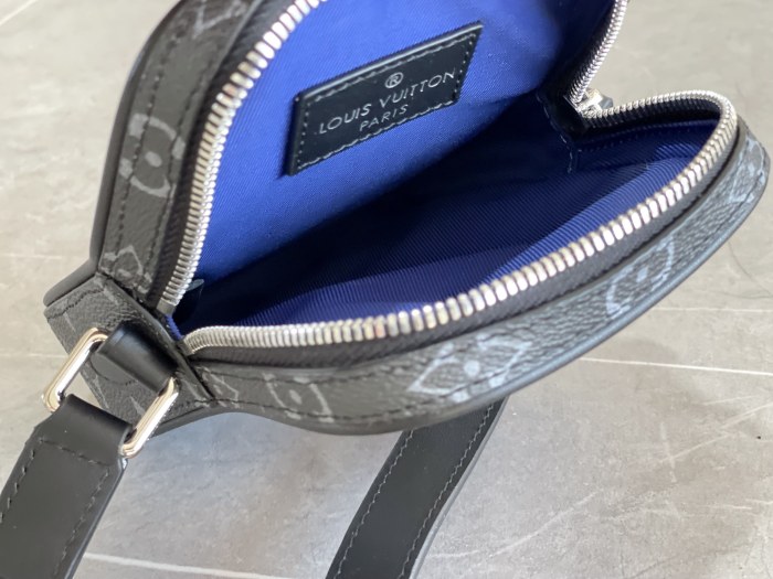 Brenndasneakers L*ouis V*uitton Bag Top Quality 11*17*4CM