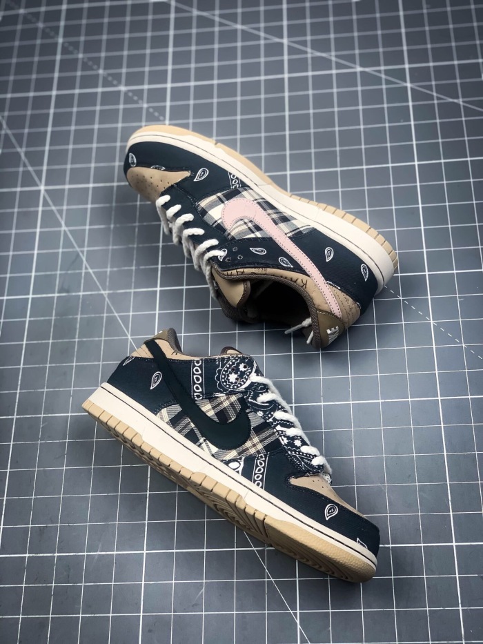 from Brenndasneakers NIKE 320sb travis scott × sb dunk