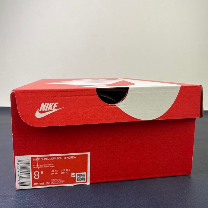 from Brenndasneakers Nike SB Dunk Low South Korea DM7708-100