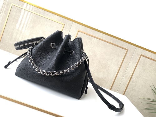 Brenndasneakers L*ouis V*uitton Top Bag 19 x 22 x 14 cm
