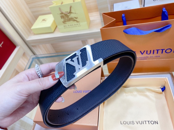Brenndasneakers L*ouis V*uitton Belts Top Version
