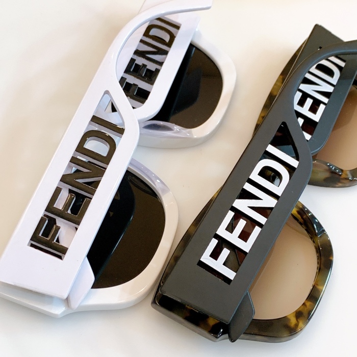 Brenndasneakers F*endi Glasses Top