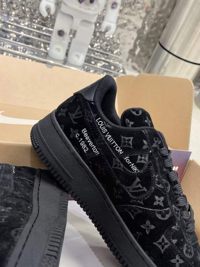 from Brenndasneakers Men Women L*ouis V*uitton x NIKE Air force1 22ss