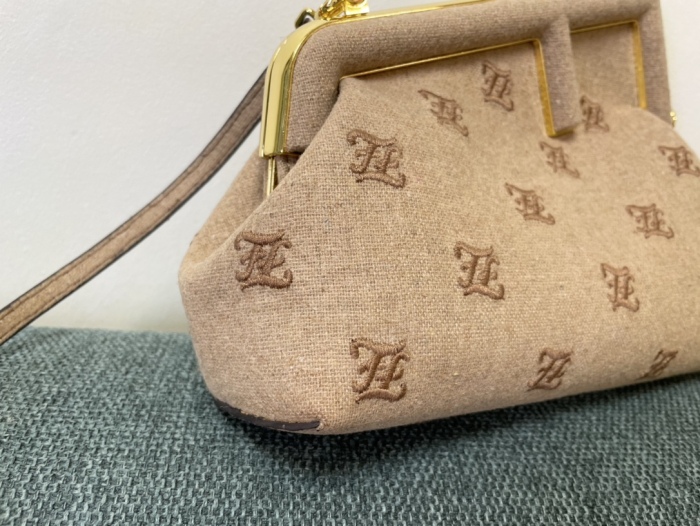 Brenndasneakers F*endi Top Bag 26*9.5*18CM