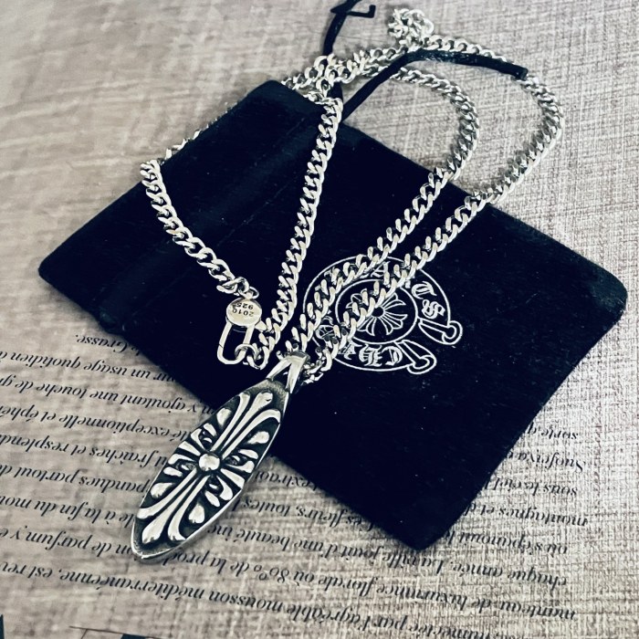Brenndasneakers Necklace002