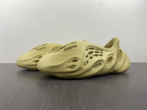 Brenndasneakers Brenndasneakers Yeezy Foam Runner GV6775