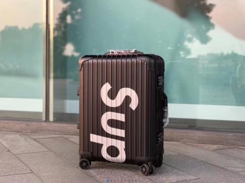 S*upreme Luggage (Brenndasneakers)