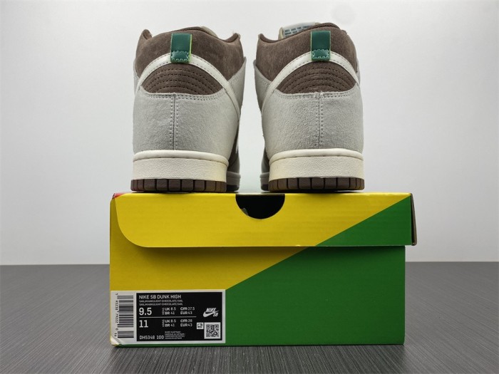 from Brenndasneakers Nike SB Dunk High Chocolate DH5348-100