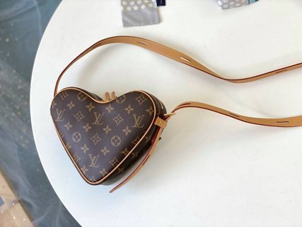 Brenndasneakers L*ouis V*uitton Bag Top Quality 22*20*6cm