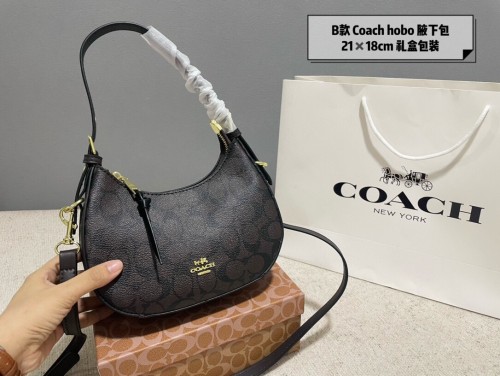 Coach new product Kelo Hobo! Underarm bag crescent bag!