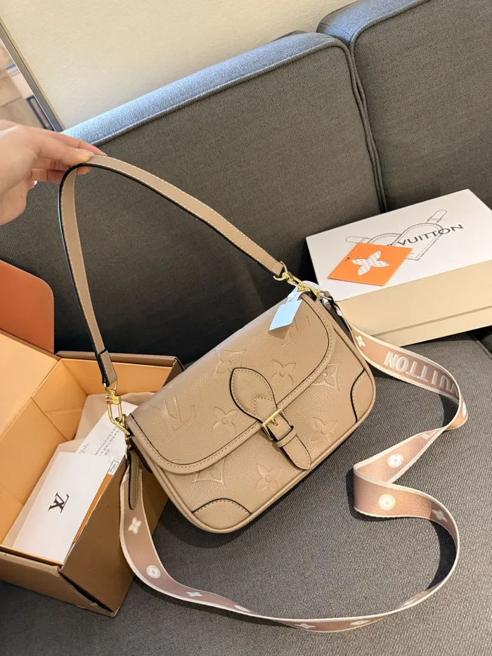 Louis Vuitton French retro baguette bag