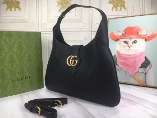 (Gucci Cosmogonie) series debuted in the historic Monte Castello in Italy