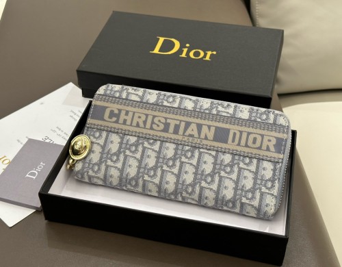 DIOR wallet discounts coming soon