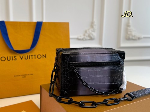 LV old flower SOFT TRUNK transitional color box chain bag💕