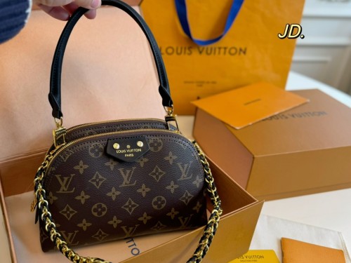 LV Louis Vuitton's new Launch floral envelope bag ❤️ The latest 2025 runway show is available for purchase