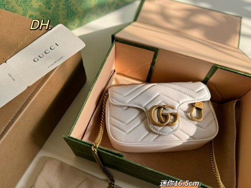 GUCCI GG Marmont Mini Marmont Chain Bag
