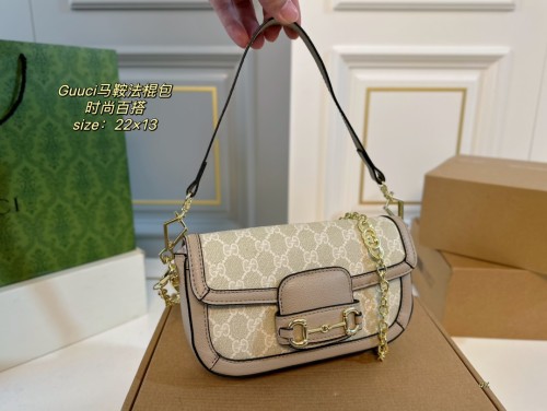 Gucci 1955 Saddle Baguette Bag 💕