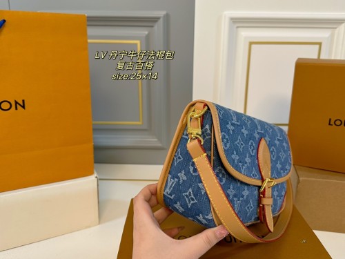 Louis Vuitton denim blue Diane vintage baguette bag💕