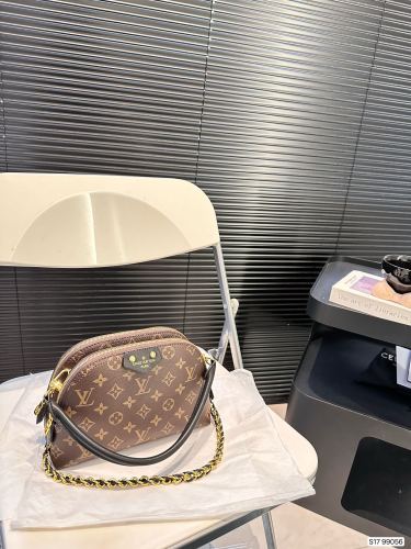 LV Louis Vuitton's new Launch floral envelope bag ❤️ The latest 2025 runway show is available for purchase