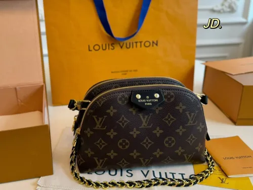 LV Louis Vuitton's new Launch floral envelope bag ❤️ The latest 2025 runway show is available for purchase