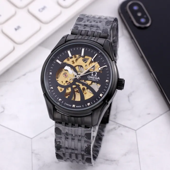 Omega Omega, a popular casual and business men's model, has been launched with super strong mineral mirror and fully automatic mechanical movement