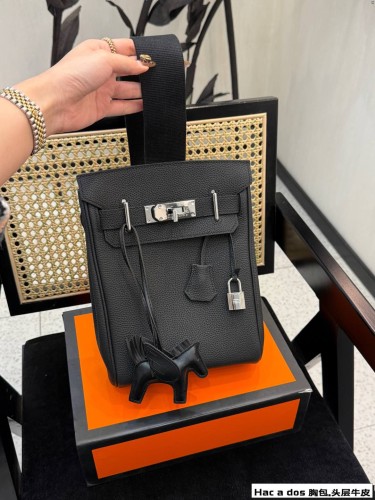 Hermes HAC A DOS top layer leather!
