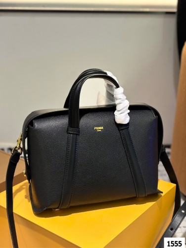 Fendi Boston This bag is really easy to match, and it has a large capacity!