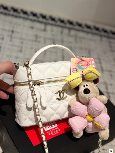 Chanel LP CHANEL The cclogo design on the handle is just right, simple and elegant
