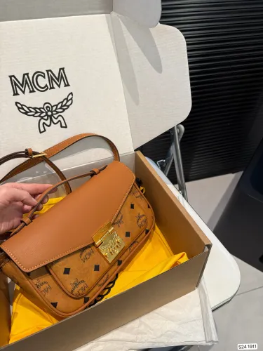 MCM New Postman Recommend a newly arrived mailman bag