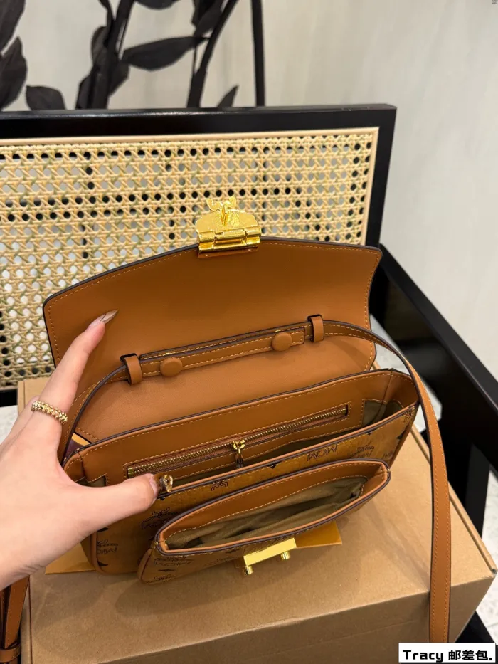 MCM | Classic Upgrade (New Tracy Postman Bag Versatile and Practical)