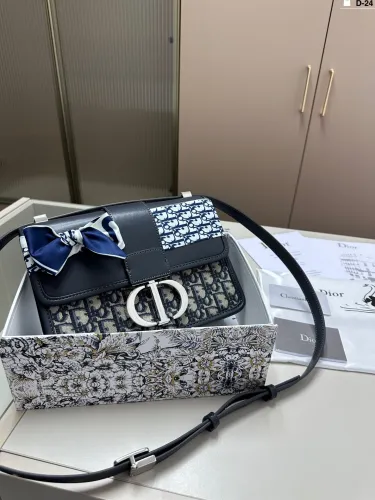 Dior, Dior Montaigne Deep blue cowhide paired with presbyopia